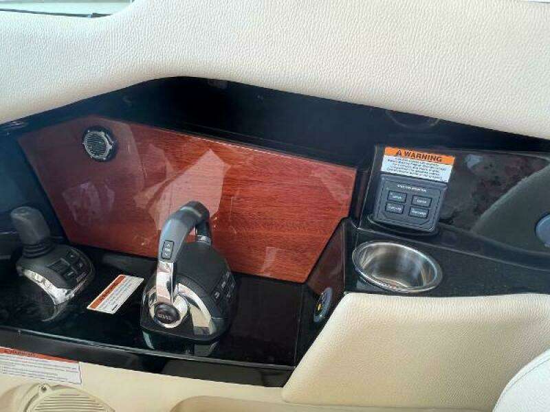 2020 Chris-Craft Launch 31 GT