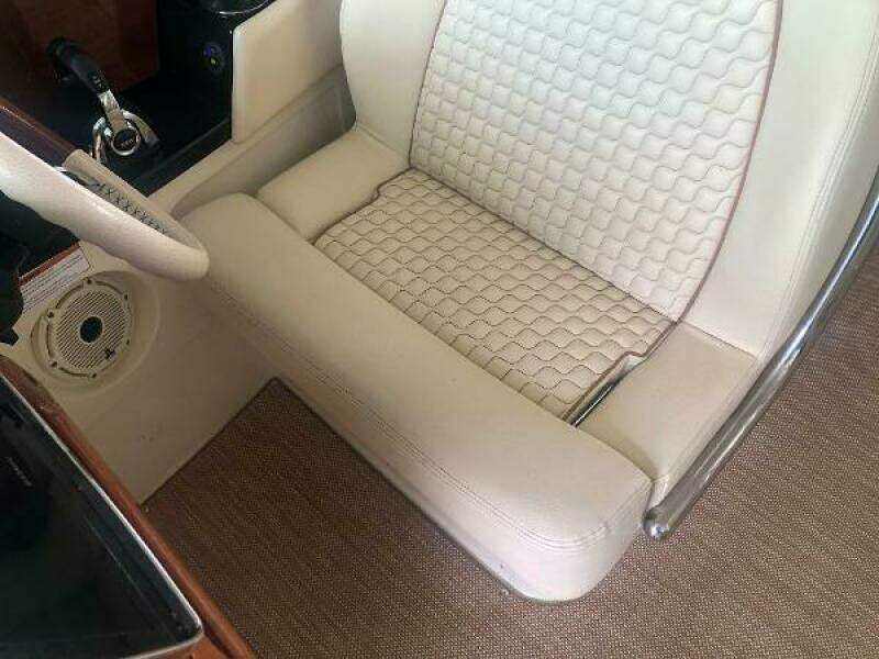 2020 Chris-Craft Launch 31 GT