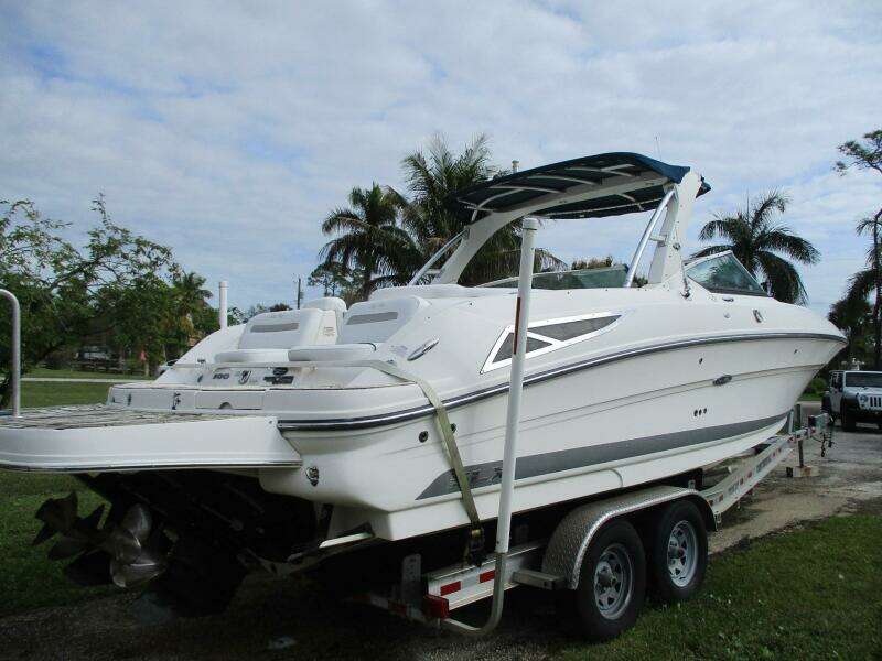2010 Sea Ray 300 SLX