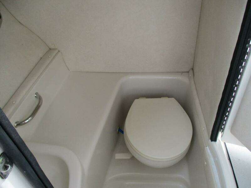 2010 Sea Ray 300 SLX