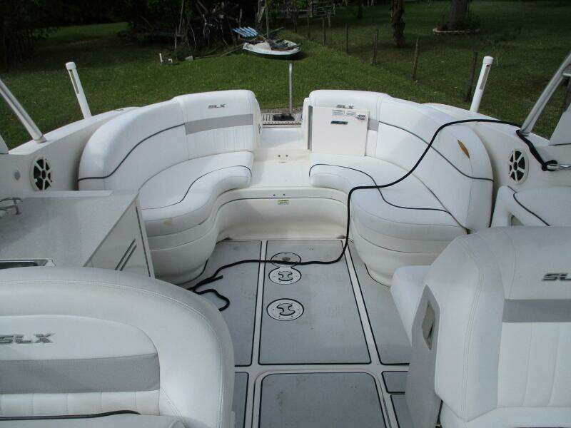 2010 Sea Ray 300 SLX