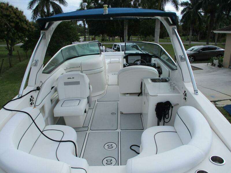 2010 Sea Ray 300 SLX