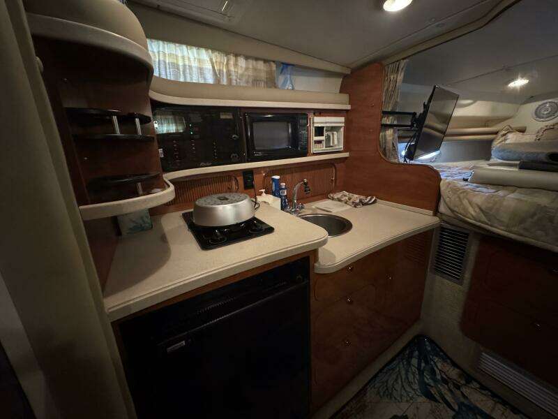 2002 Rinker 342 Fiesta Vee