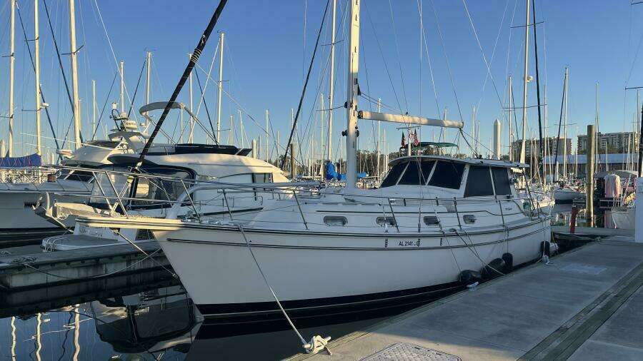 2008 Island Packet SP Cruiser / Motorsailer