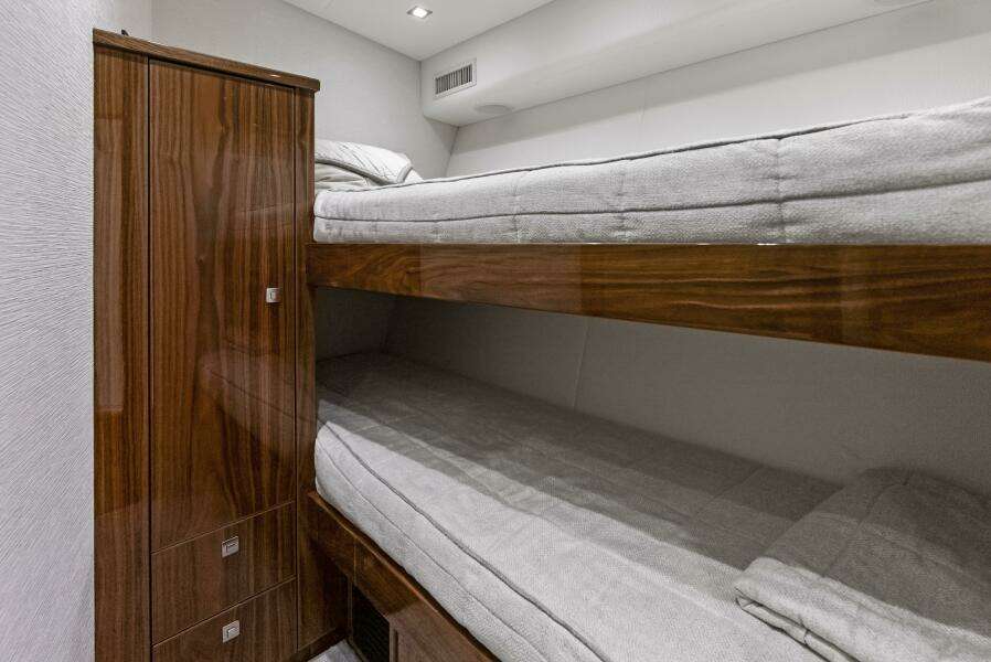 2019 Viking 80 Convertible