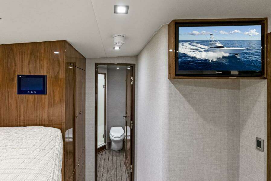 2019 Viking 80 Convertible