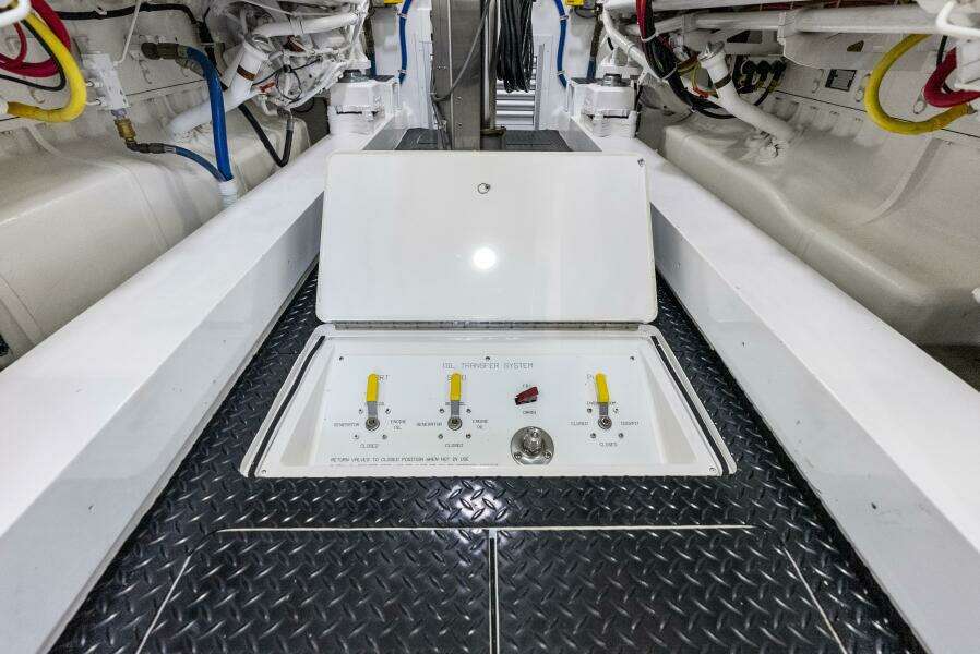 2019 Viking 80 Convertible