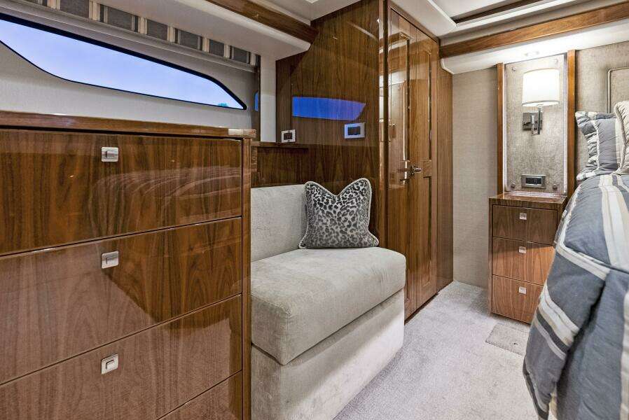 2019 Viking 80 Convertible