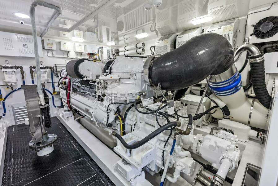 2019 Viking 80 Convertible