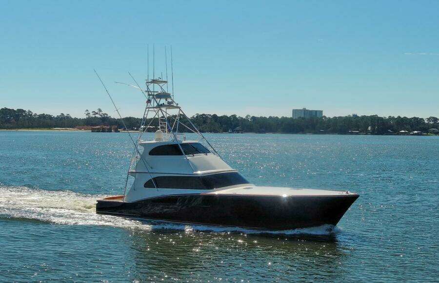 2005 76 Whiticar Enclosed Bridge Badonkadonk Exterior Profile (3)