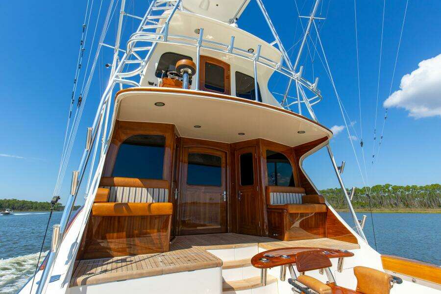 2005 76 Whiticar Enclosed Bridge Badonkadonk Deck (3)