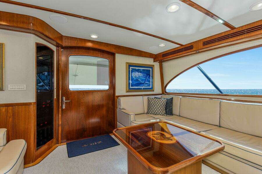 2005 76 Whiticar Enclosed Bridge Badonkadonk Salon