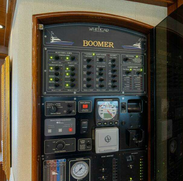 2005 76 Whiticar Enclosed Bridge Badonkadonk Electrical