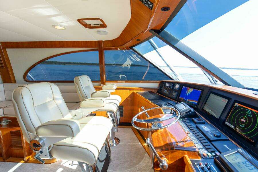 2005 76 Whiticar Enclosed Bridge Badonkadonk Bridge (6)