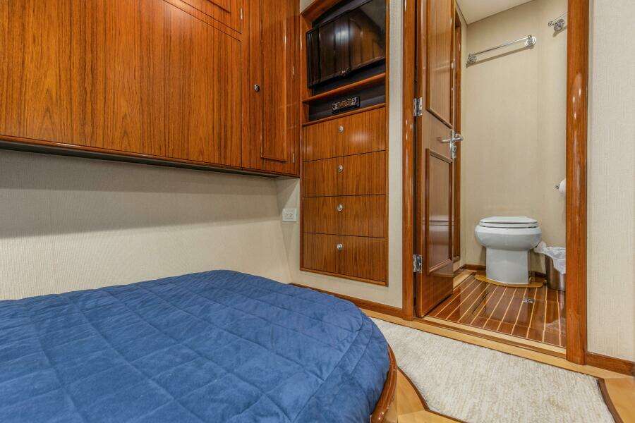 2005 76 Whiticar Enclosed Bridge Badonkadonk Port Rear Stateroom (1)