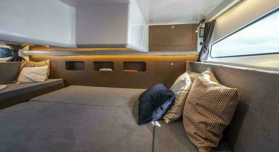 2026 Beneteau Antares 11 Fly