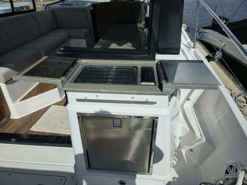 2020 Four Winns V355 Coupe OB