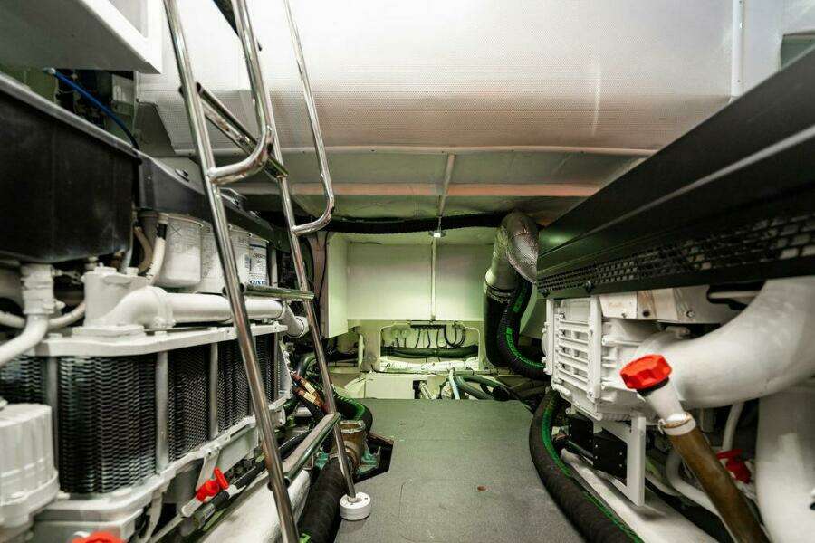 Absolute 64 - Kingship - Engine Room