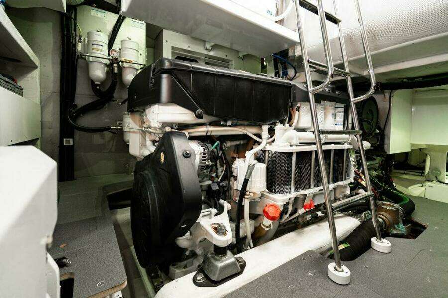 Absolute 64 - Kingship - Engine Room