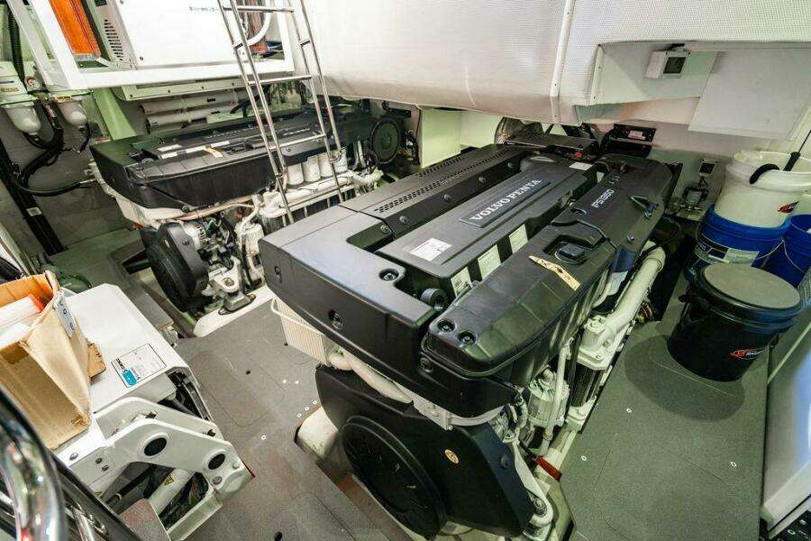 Absolute 64 - Kingship - Engine Room