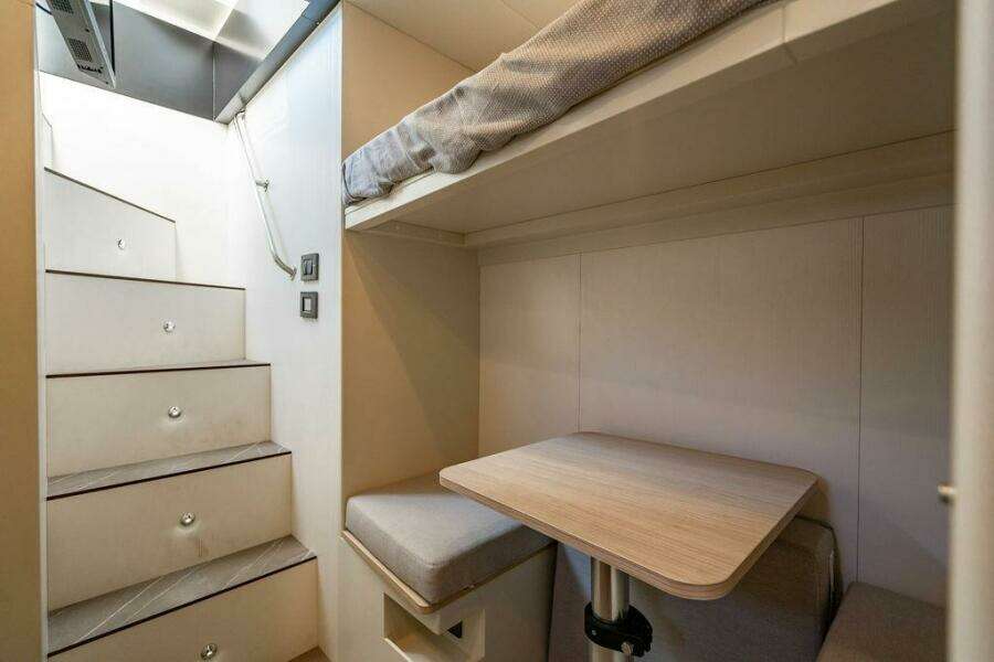 Absolute 64 - Kingship - Crew