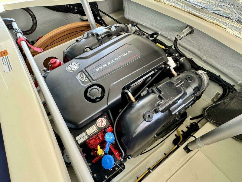 2018 Chris-Craft Launch 27 Heritage Trim Edition - Surf