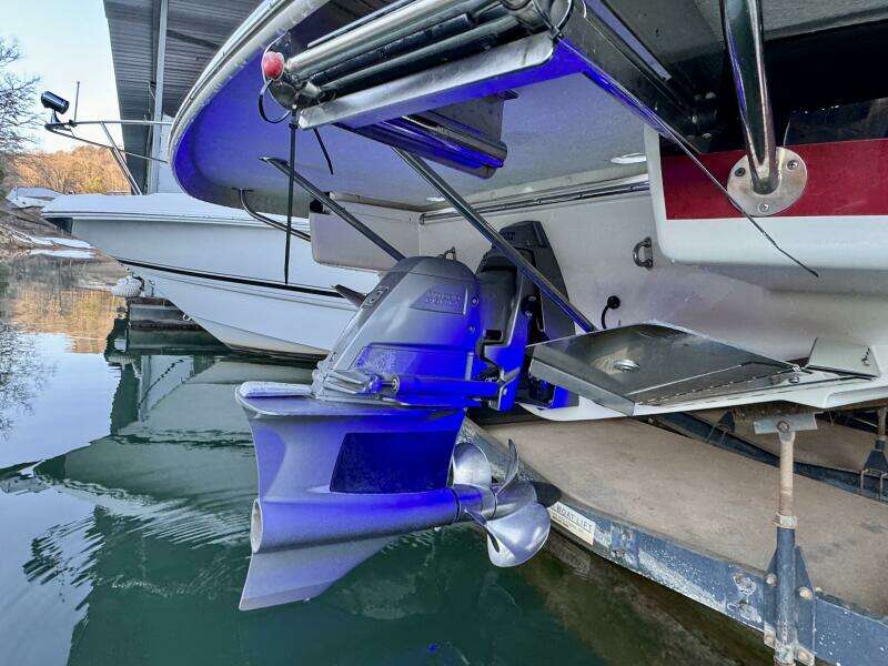 2018 Chris-Craft Launch 27 Heritage Trim Edition - Surf