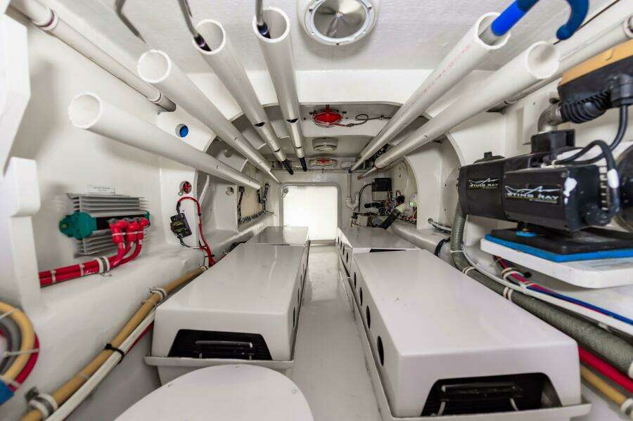 2008 Hatteras 64 Enclosed Bridge