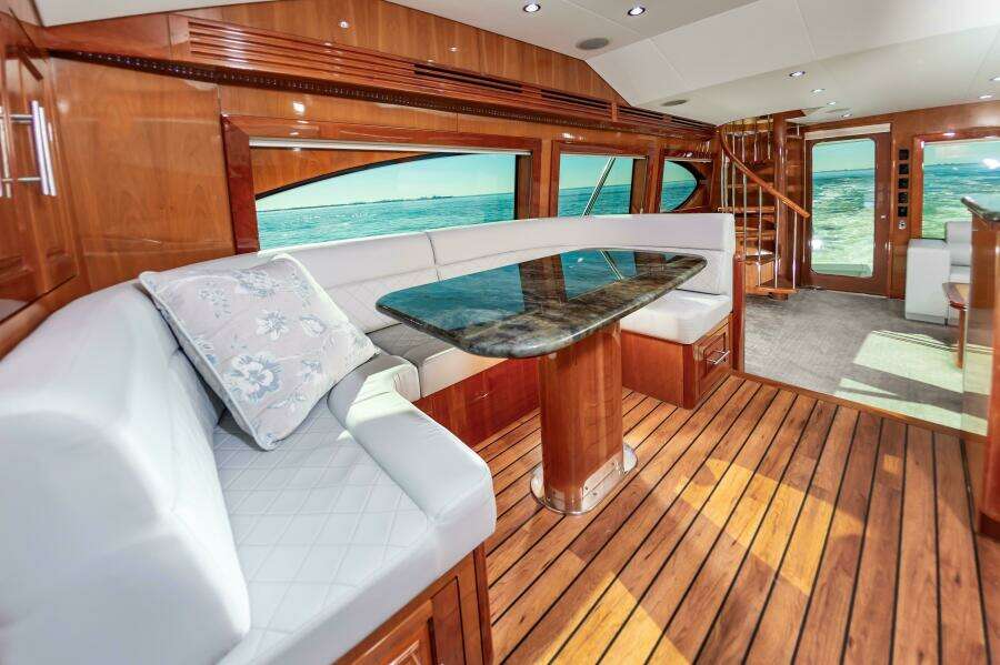 2008 Hatteras 64 Enclosed Bridge