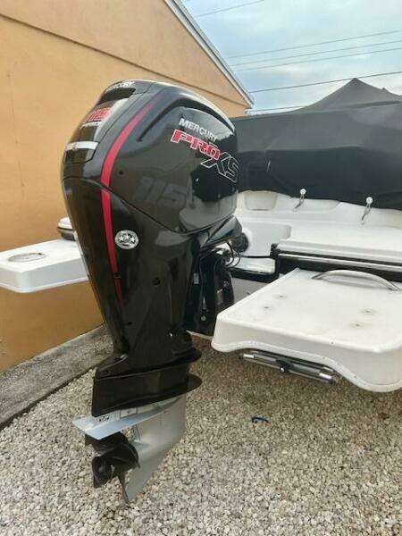 2022 Bayliner DX2000