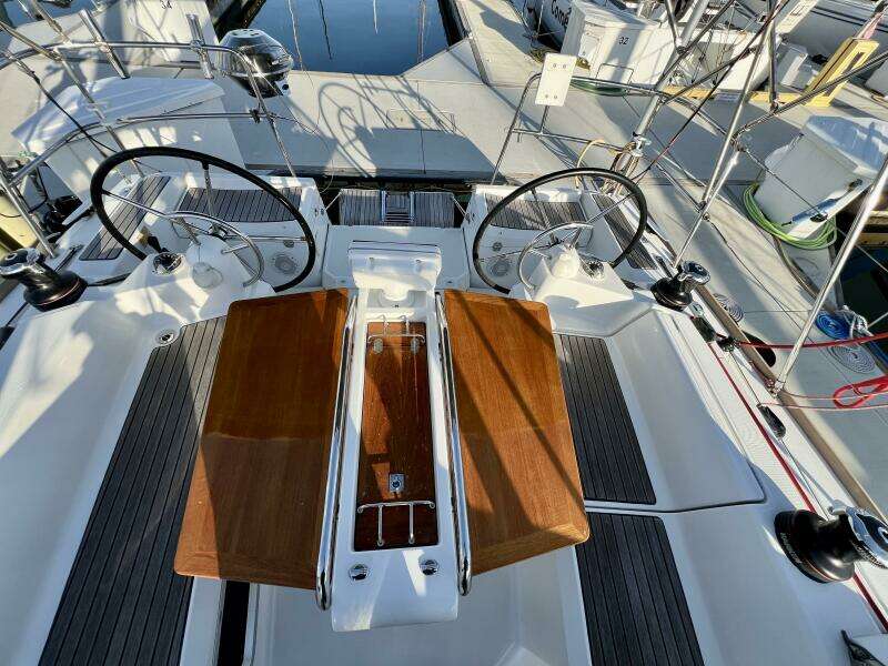 2013 Jeanneau 379