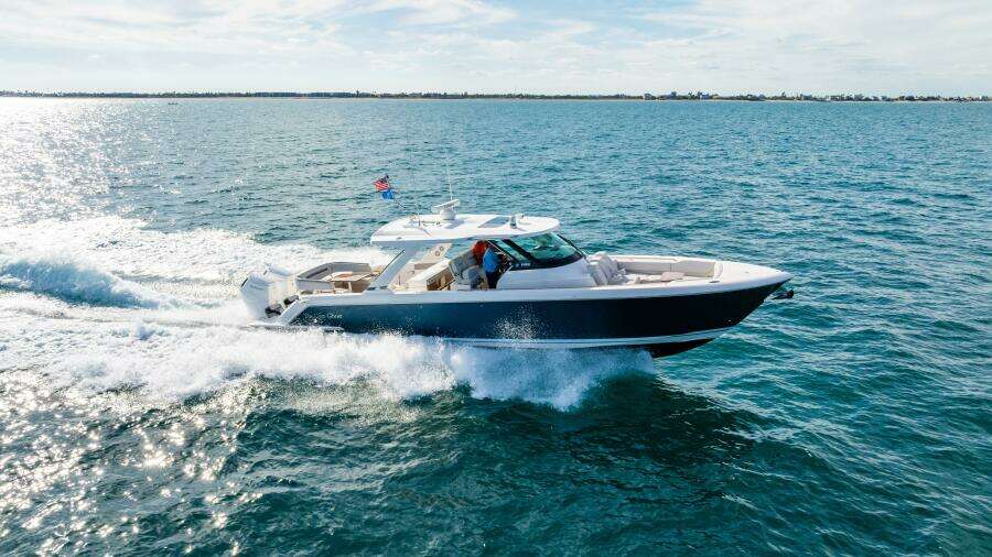 2022 Tiara Yachts 43 LS