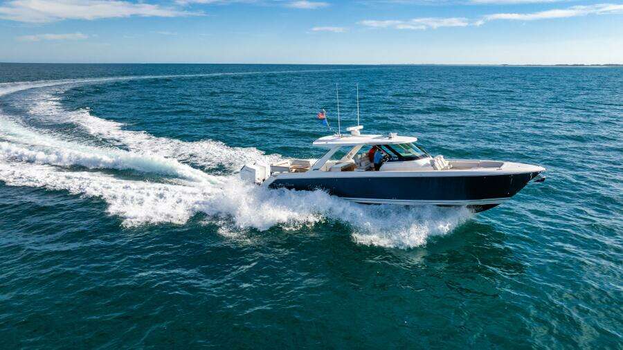 2022 Tiara Yachts 43 LS