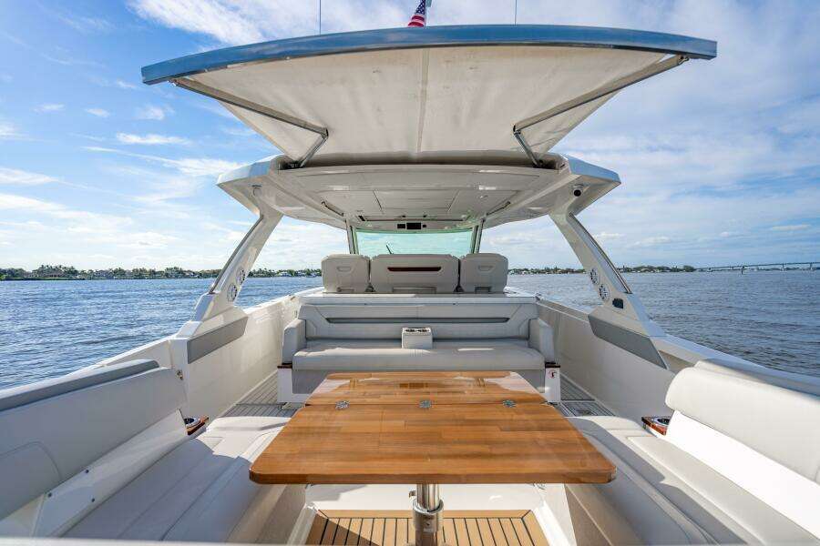 2022 Tiara Yachts 43 LS