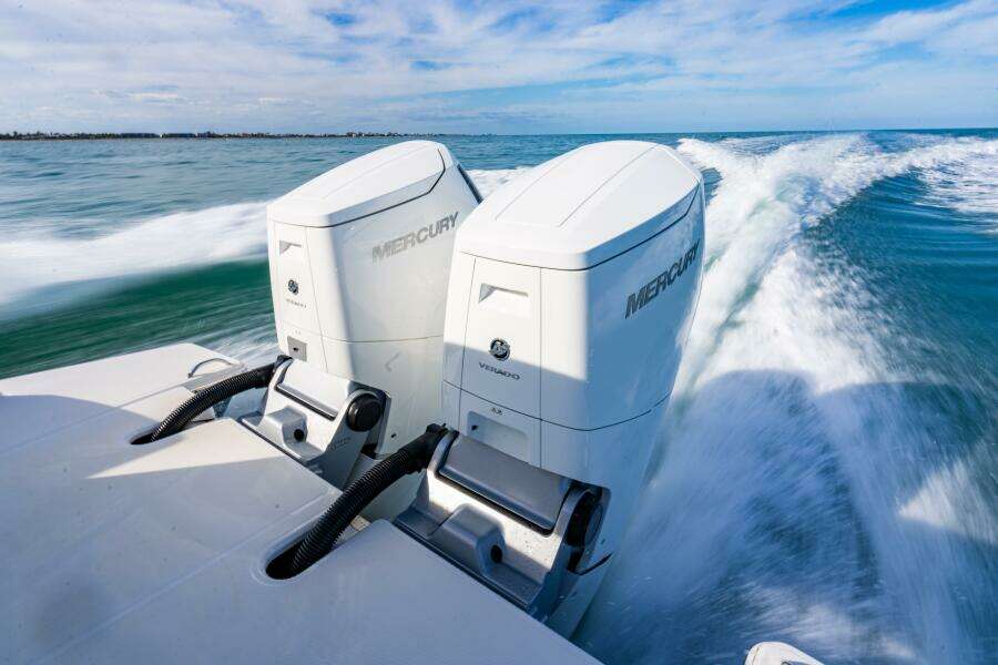 2022 Tiara Yachts 43 LS