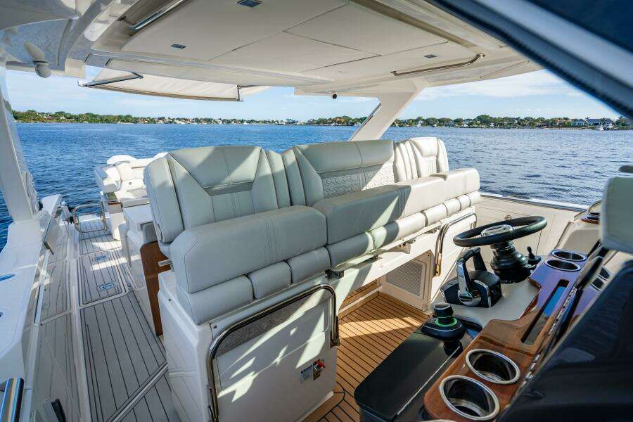 2022 Tiara Yachts 43 LS