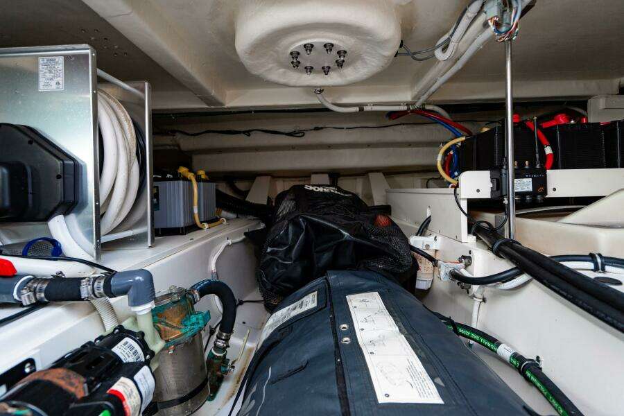 2022 Tiara Yachts 43 LS