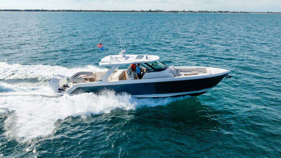 2022 Tiara Yachts 43 LS