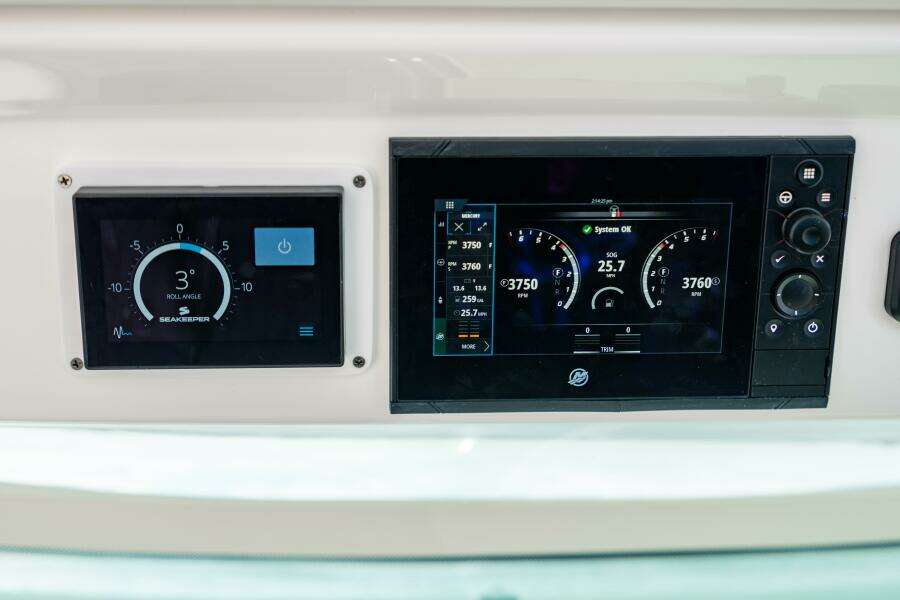 2022 Tiara Yachts 43 LS