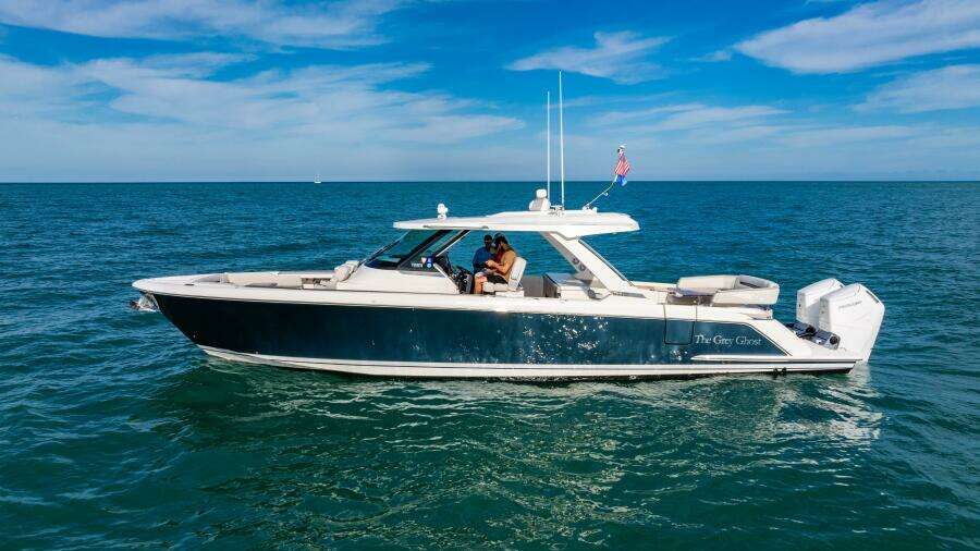 2022 Tiara Yachts 43 LS