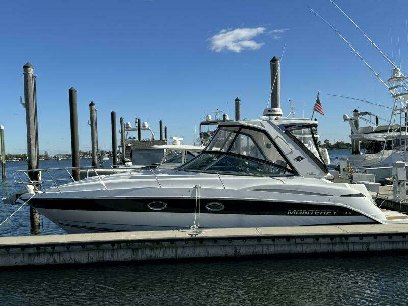 2018 Monterey 335 SY