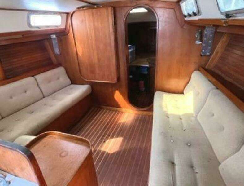 1986 J Boats Masthead Sloop