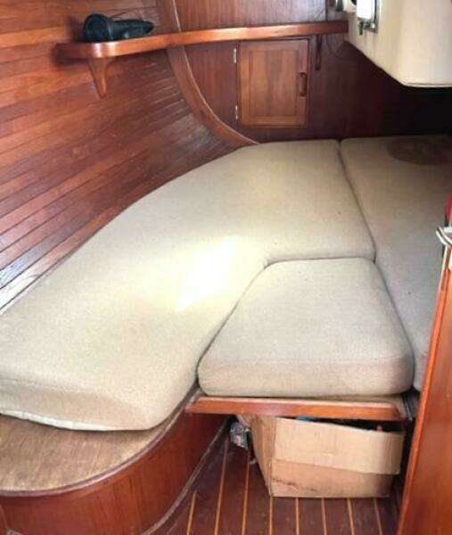 1986 J Boats Masthead Sloop
