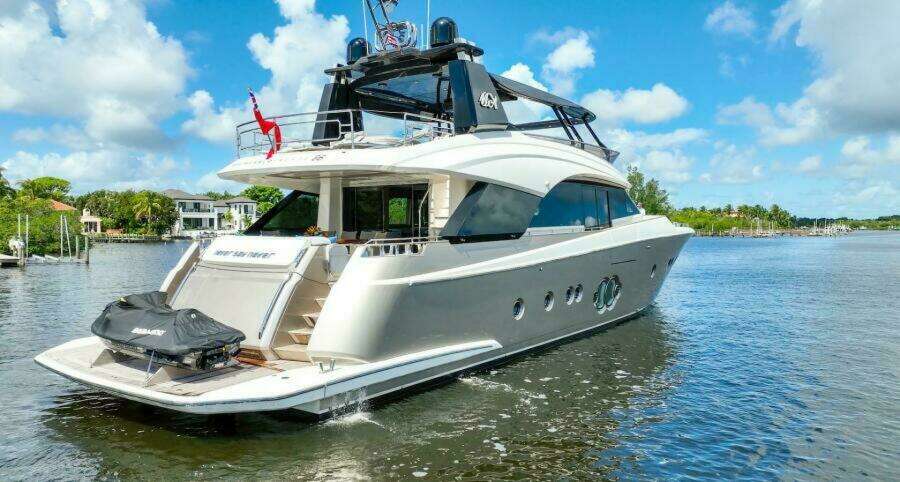 2015 Monte Carlo Yachts MCY86