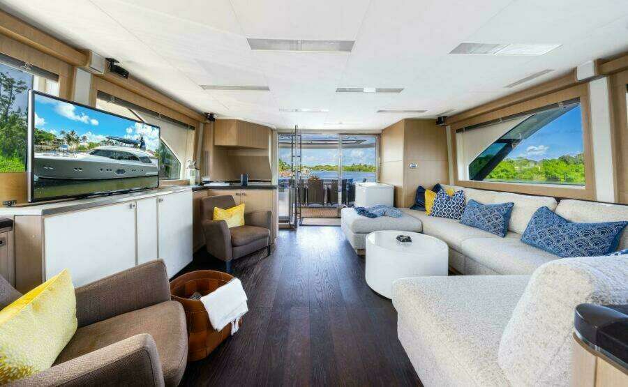 2015 Monte Carlo Yachts MCY86