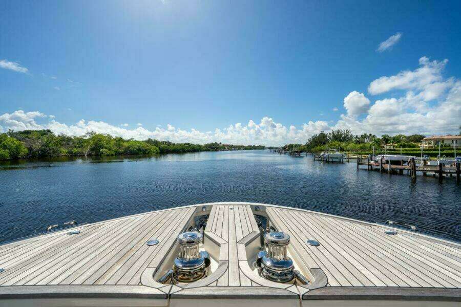 2015 Monte Carlo Yachts MCY86