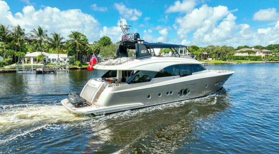 2015 Monte Carlo Yachts MCY86