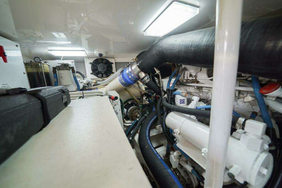 2007 Viking 45 Convertible Bad Habits