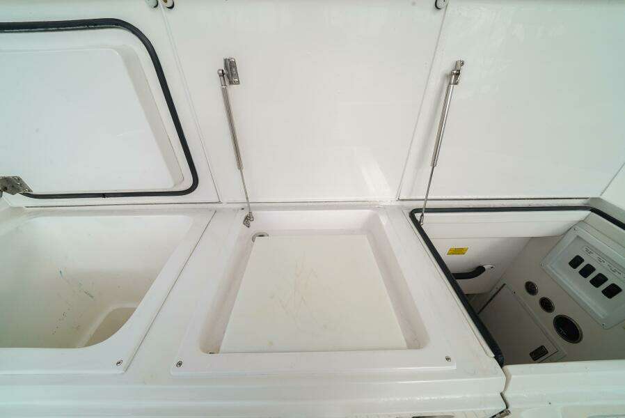 2007 Viking 45 Convertible Bad Habits