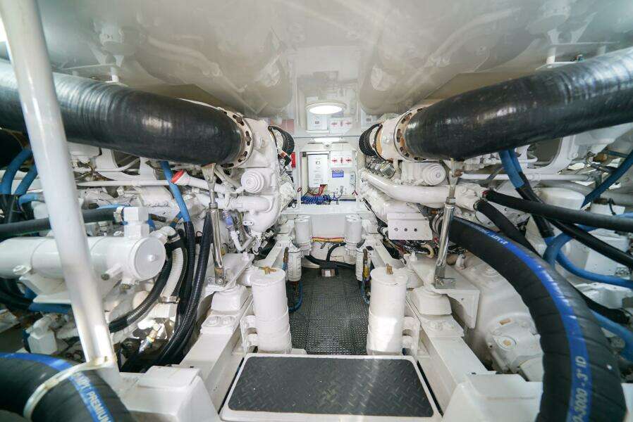 2007 Viking 45 Convertible Bad Habits